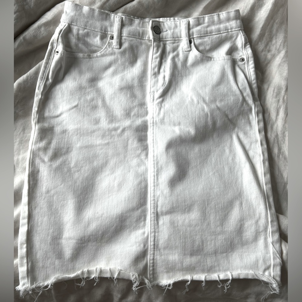 Banana Republic white denim mid knee length skirt